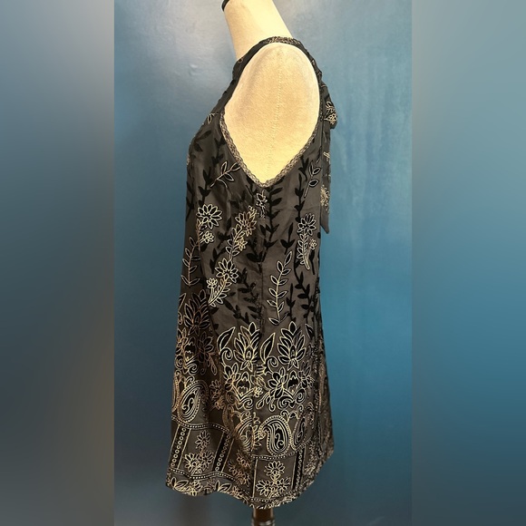 LOST+WANDER Merci Velvet Embossed Halter Sleeveless Mini Dress NWT Size Medium - Picture 5 of 11